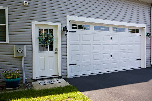 24/7 Emergency Garage Door Panel Replacement experts in Bristol, TN